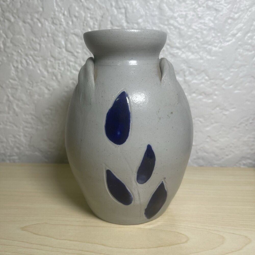 Williamsburg Virginia Pottery Vase